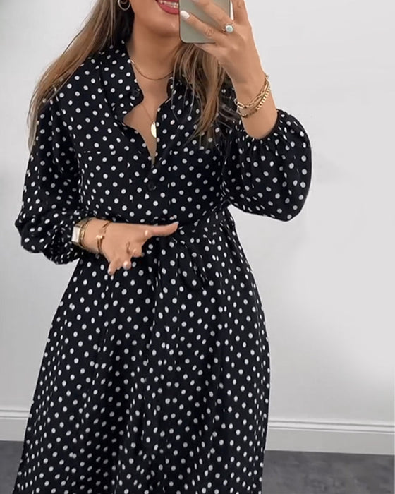 Elegant dress with polka dot print lapel