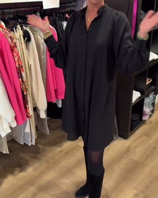 V-neck simple knee-length dress