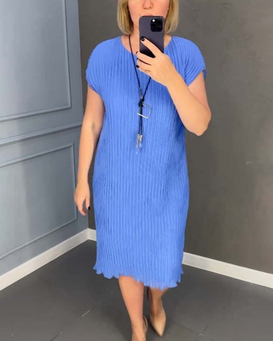Short-sleeved pleated dress