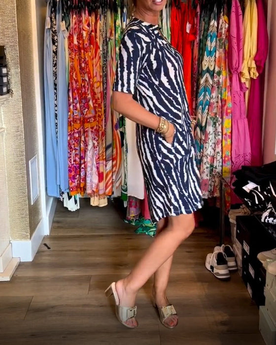 Contrast print pocket V-neck dress