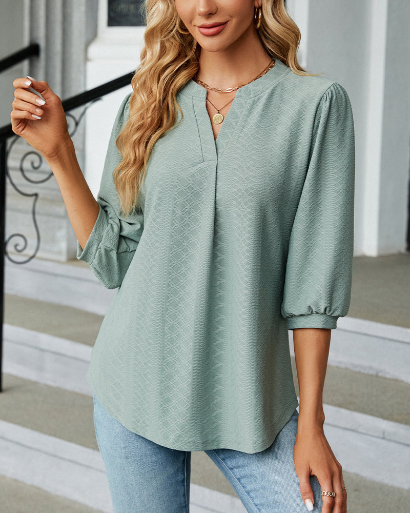 Solid color v-neck jacquard blouse