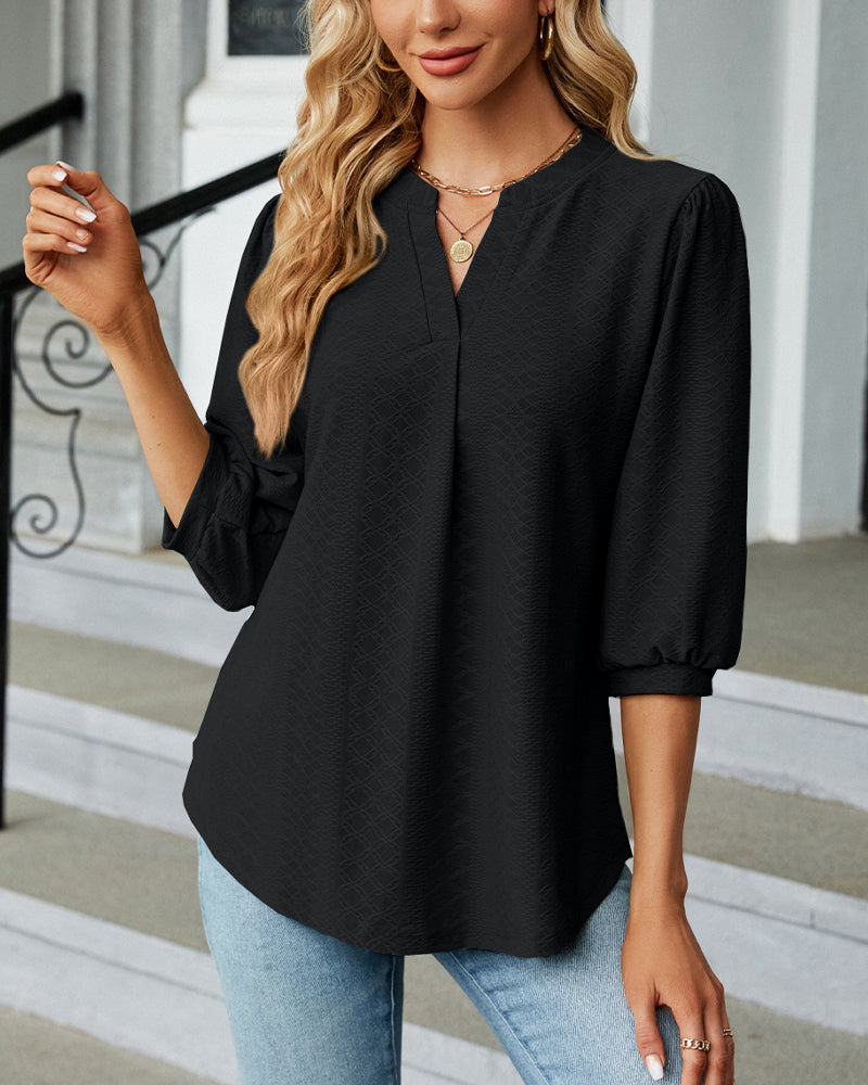 Solid color v-neck jacquard blouse
