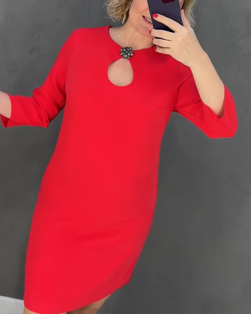Elegant Solid Color Dress with Round Neck