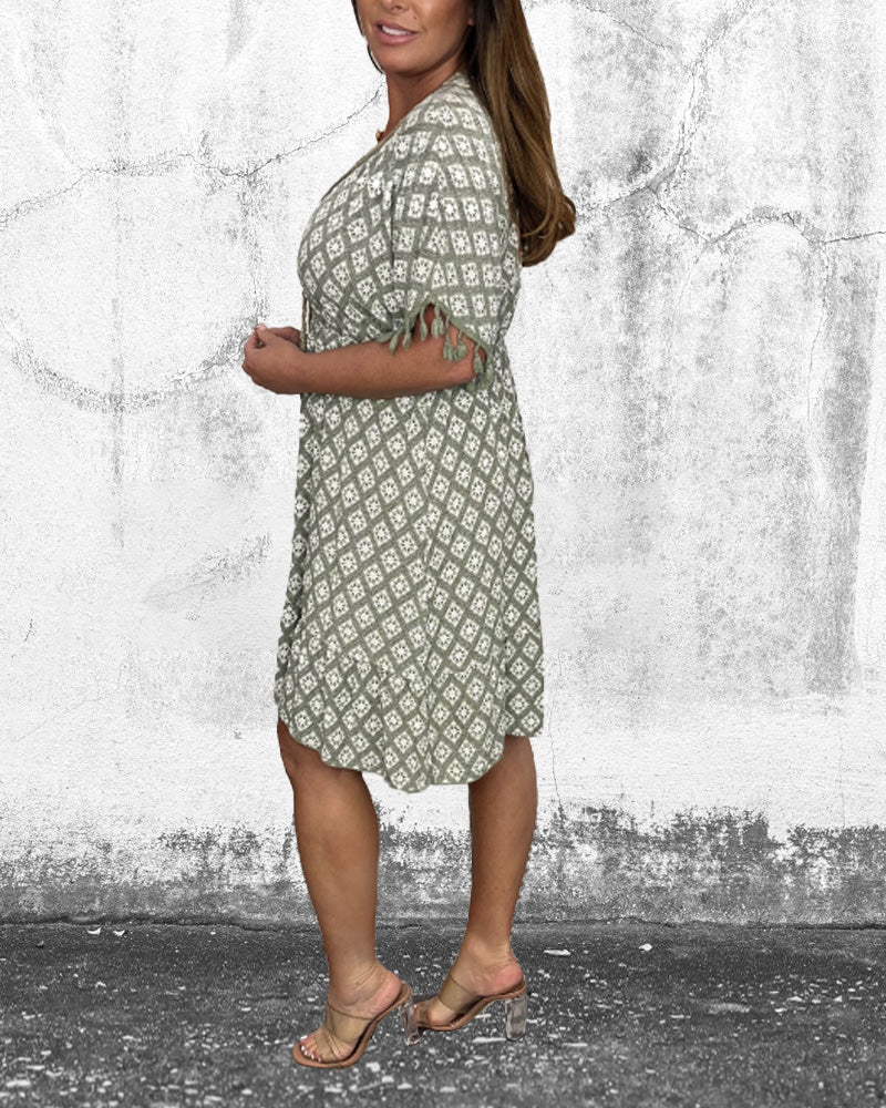 Half sleeve v neck dress