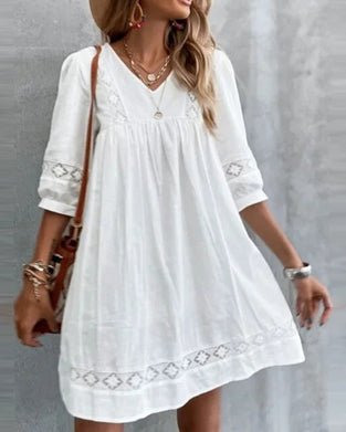 Solid color lace V-neck three-quarter sleeve dress