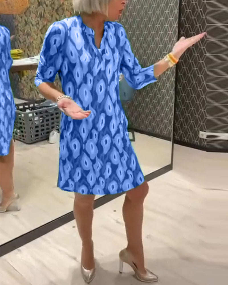 V-neck printed three-quarter sleeve dress