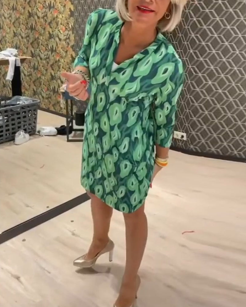 V-neck printed three-quarter sleeve dress