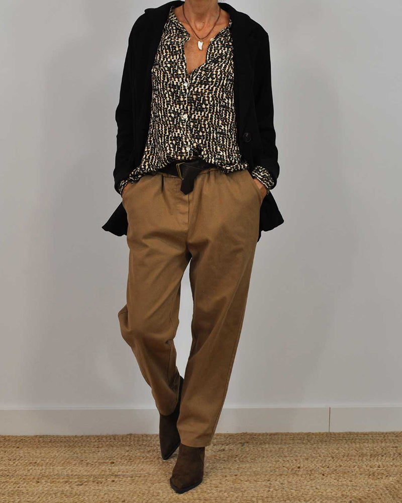 Retro style casual crew neck shirt