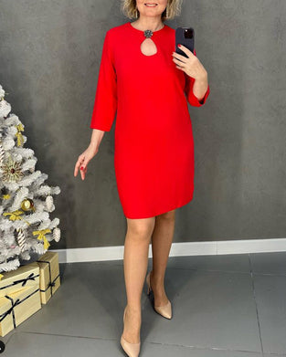 Elegant Solid Color Dress with Round Neck