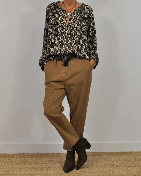 Retro style casual crew neck shirt