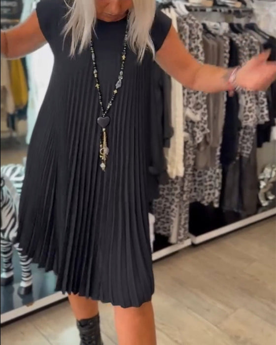 Round Neck Solid Color Pleated Casual Dress