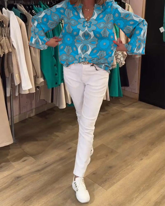 Loose and versatile printed blouse