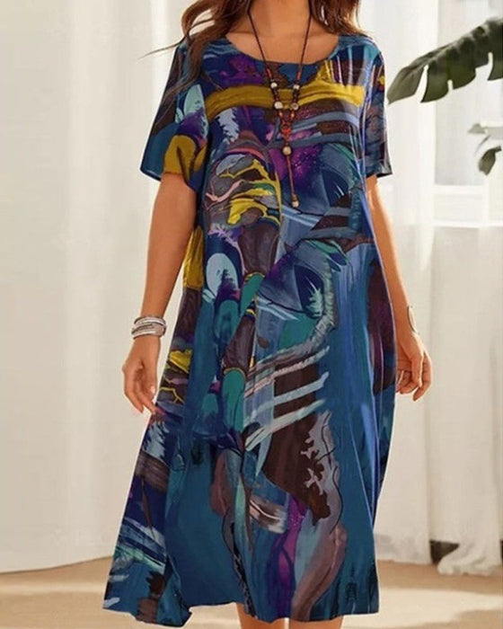 Round Neck Shift Dress in Geometric Print