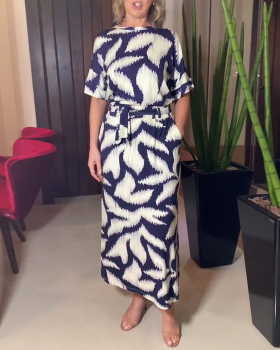 Elegant printed lace-up dress with pockets