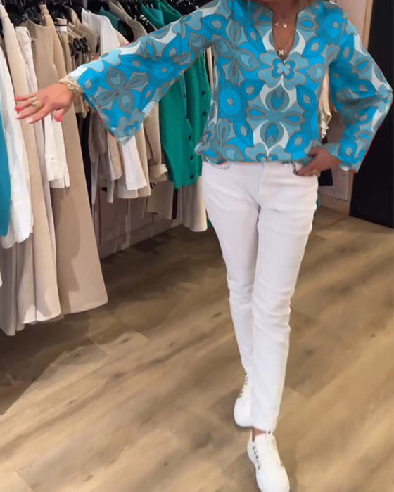 Loose and versatile printed blouse