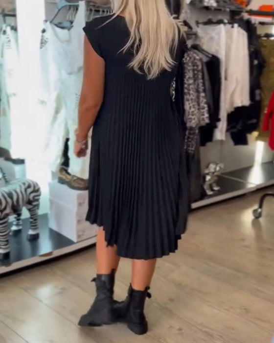 Round Neck Solid Color Pleated Casual Dress