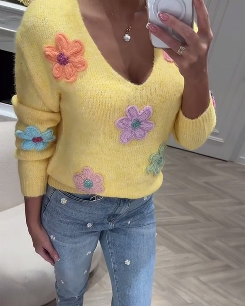 Long-Sleeved Floral V-Neck Pullover