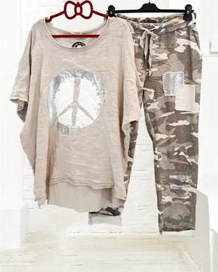 T-shirt and Pant Set in Camouflage Print