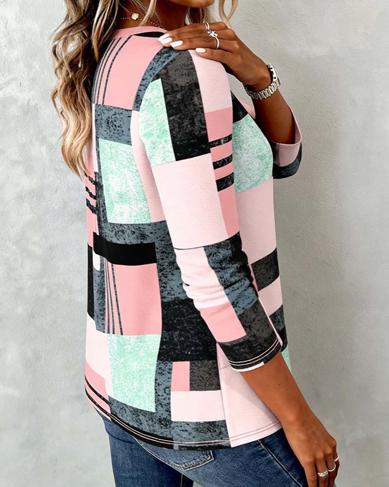 Color-Blocked V-Neck Long-Sleeved Top