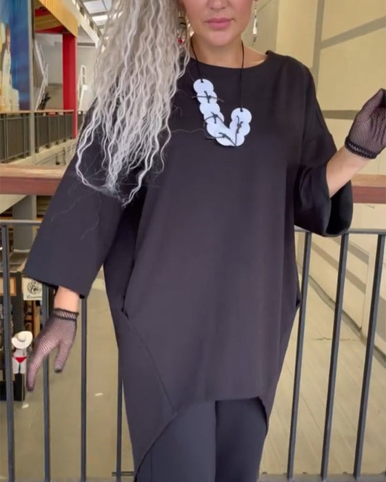 Loose-fitting long-sleeved top