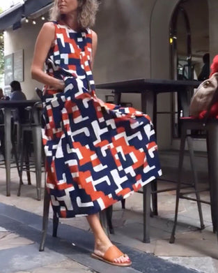 Geometric print sleeveless pocket dress
