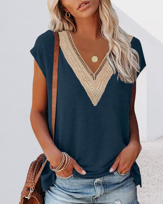 V-neck lace T-shirt