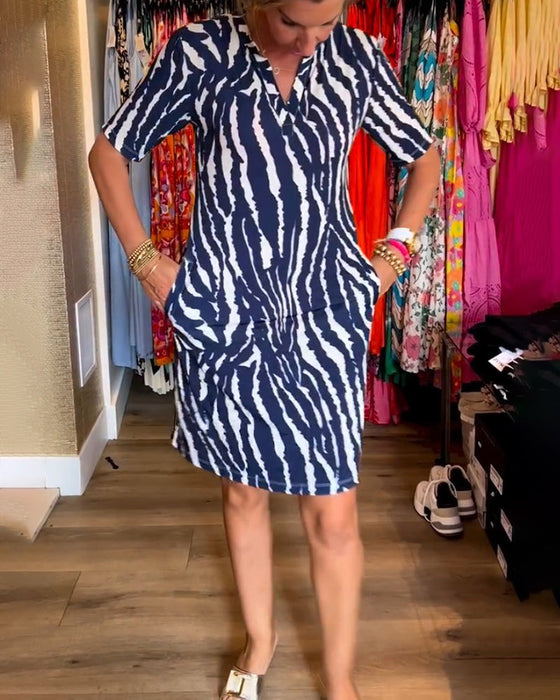 Contrast print pocket V-neck dress