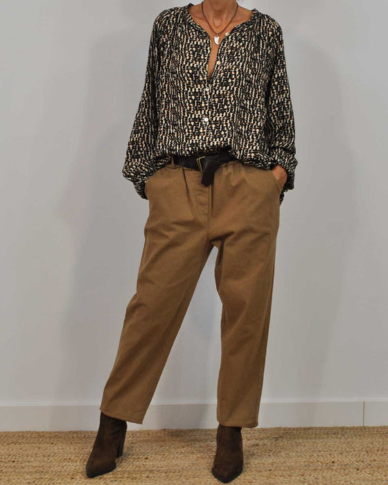 Retro style casual crew neck shirt