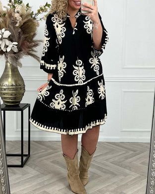 Elegant printed V-neck dress