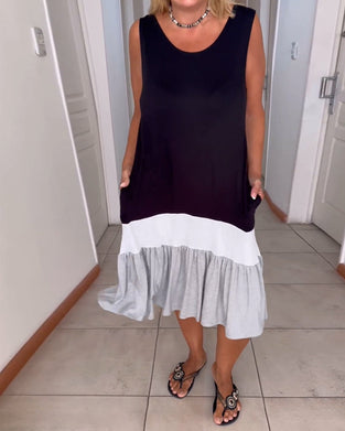 Colorblocked Sleeveless Round Neck Dress