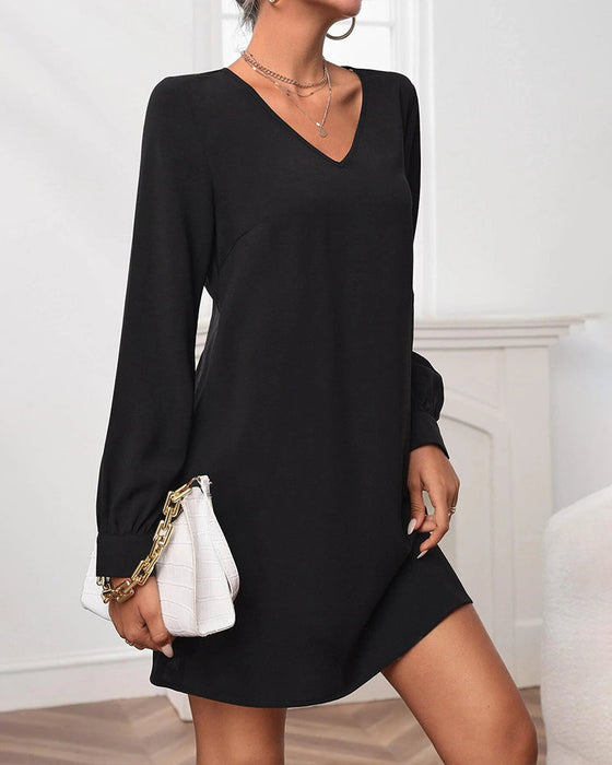 Long-sleeved solid color dress