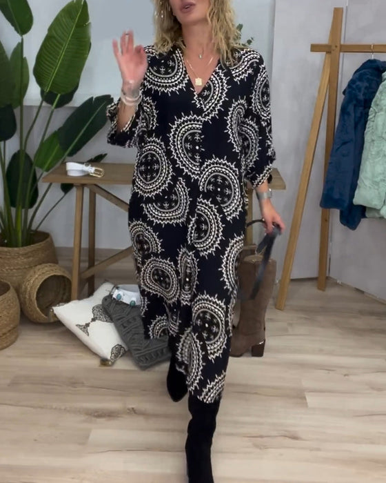 Loose V-neck long-sleeved dress