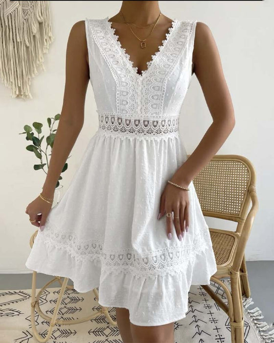 Solid Color Lace Backless Dress