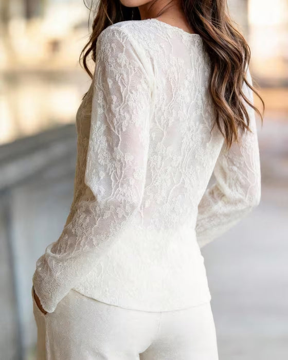 Round Neck Lace Sheer Fitted Blouse