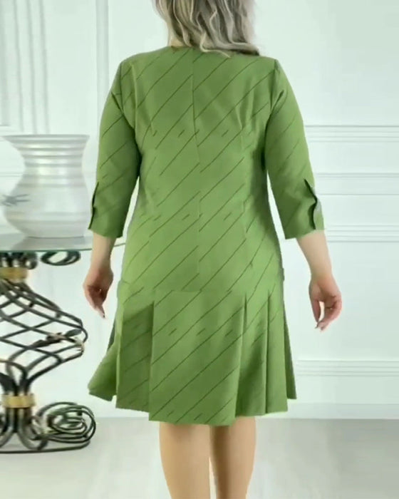 Round neck line printed elegant dress