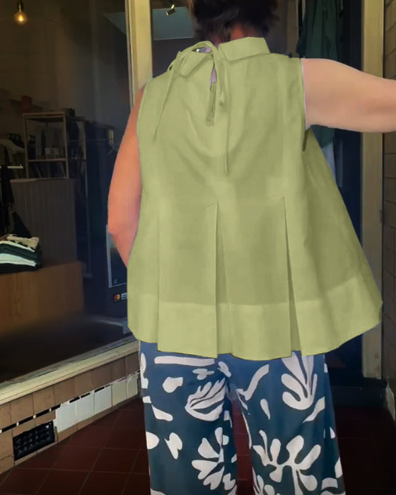 Sleeveless Solid Color Simple Blouse